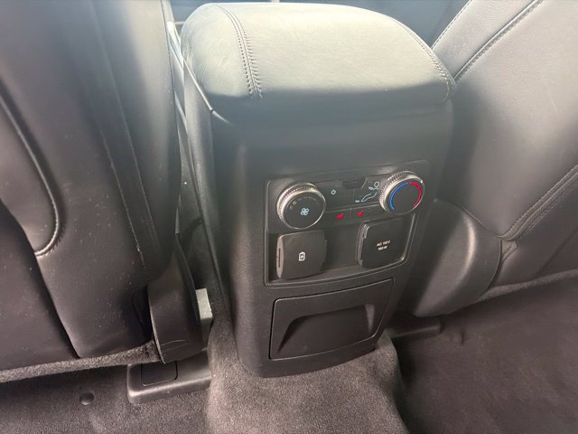 Used 2022 Ford Explorer Platinum w/ Equipment Group 601A AWD/4WD image 18