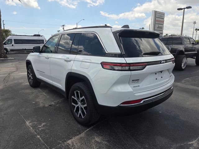 Certified 2024 Jeep Grand Cherokee Limited w/ Luxury Tech Group II image 8