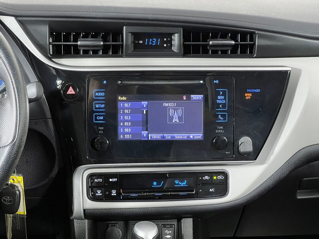 Used 2019 Toyota Corolla LE image 26