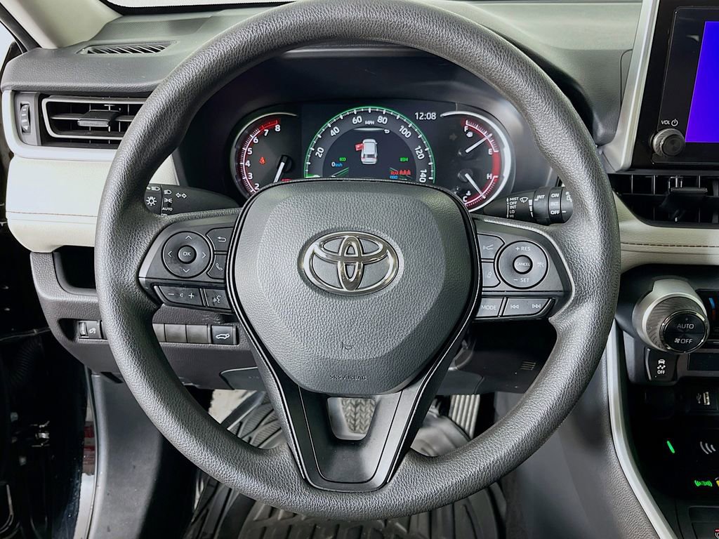 Used 2025 Toyota RAV4 XLE w/ Convenience Package image 14