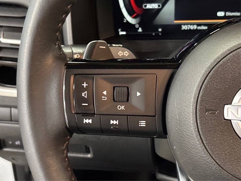 Used 2024 Nissan Rogue SL w/ SL Premium Package image 32