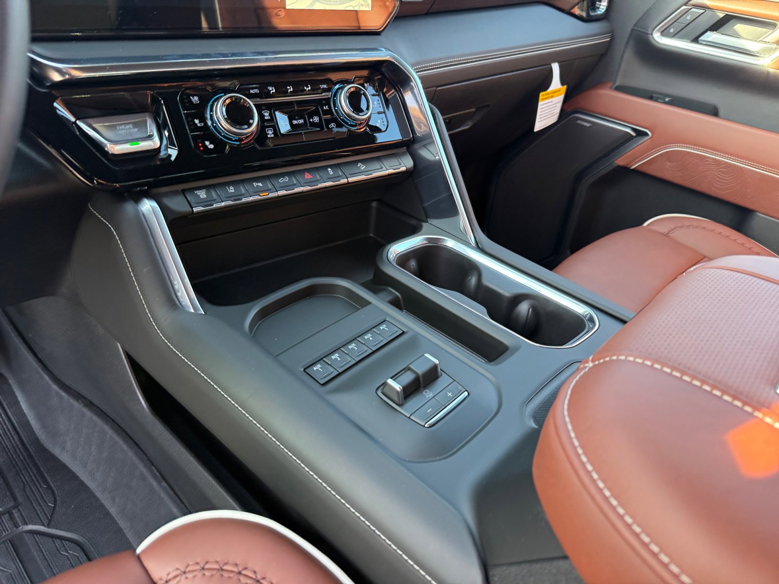 New 2026 GMC Sierra 2500 Denali Ultimate w/ Max Trailering Package image 13