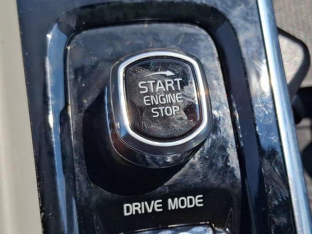 Used 2020 Volvo S60 T6 Momentum AWD/4WD image 23