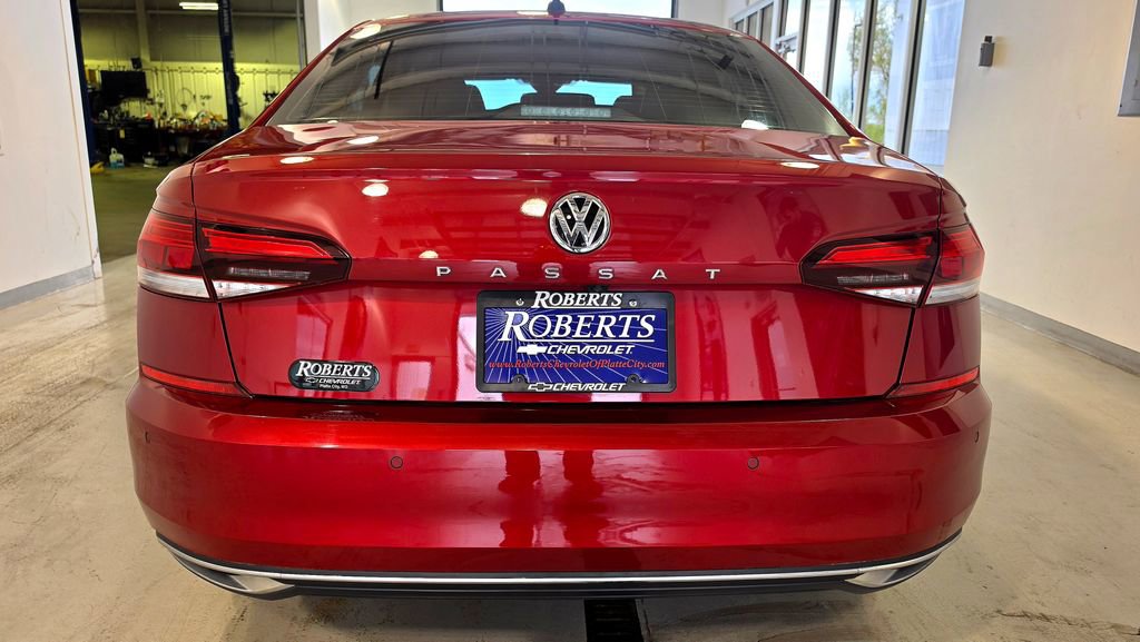 Used 2022 Volkswagen Passat 2.0T FWD image 9