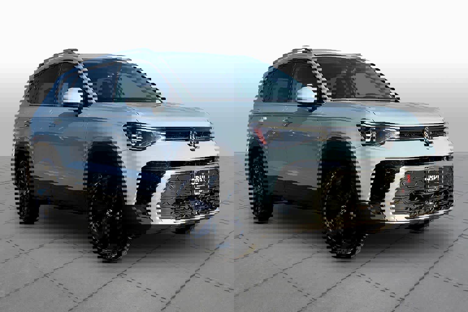 Used 2025 Volkswagen Taos SE FWD image 3