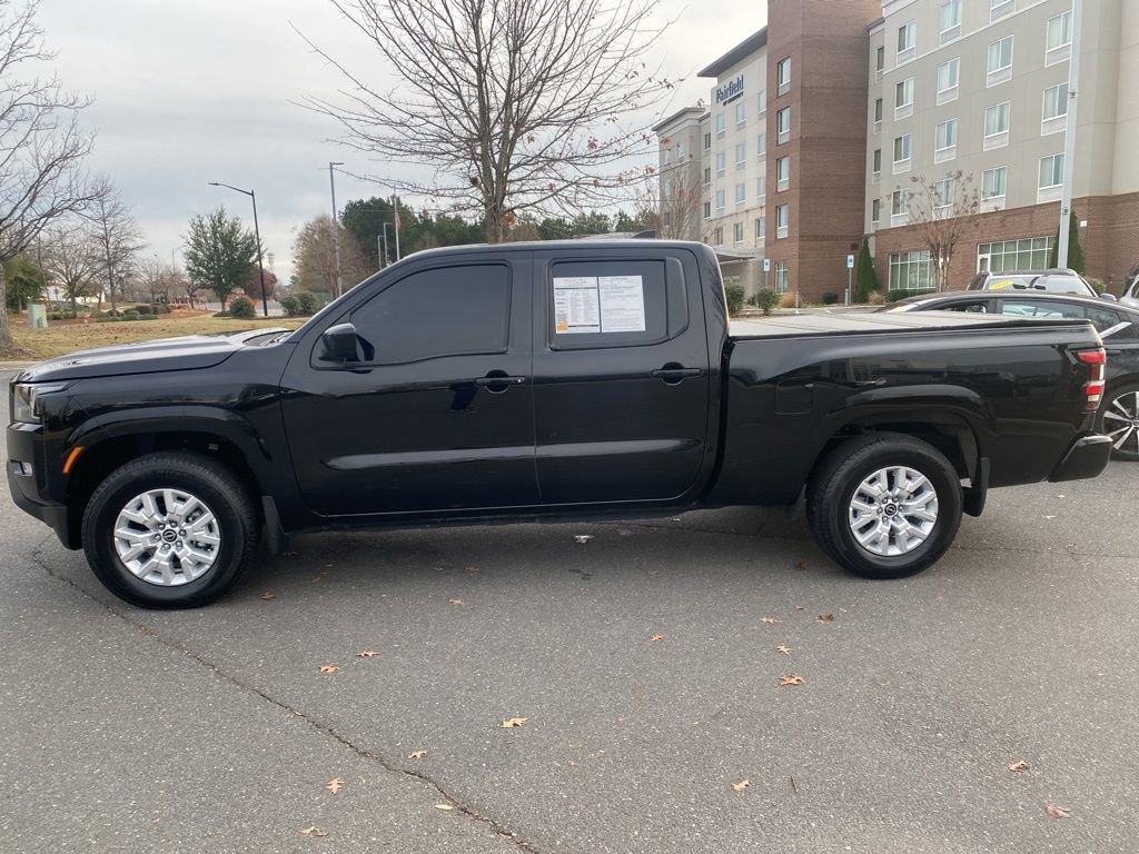 Used 2023 Nissan Frontier SV image 4