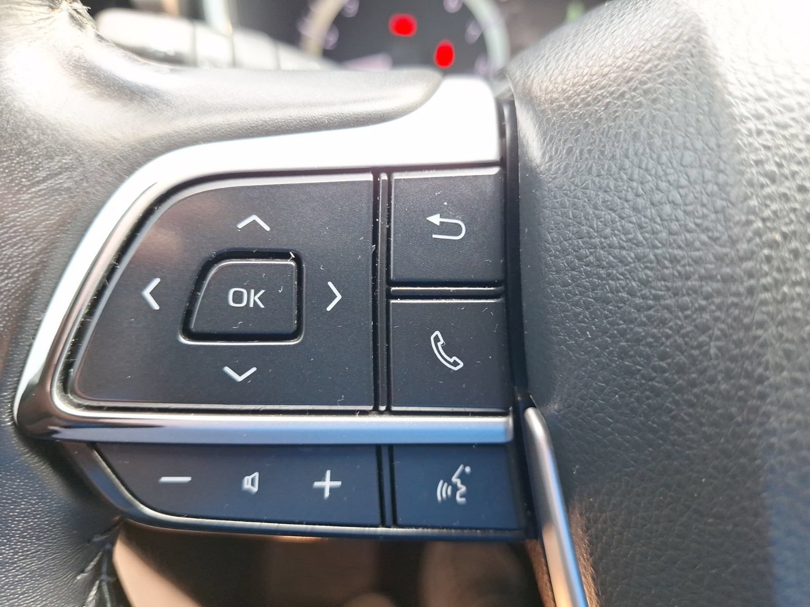 Used 2023 Toyota Highlander XLE FWD image 21