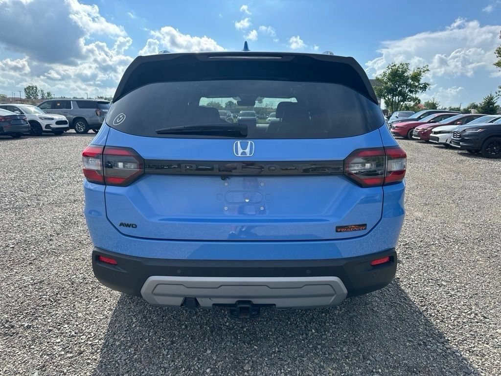 Used 2025 Honda Pilot TrailSport image 12
