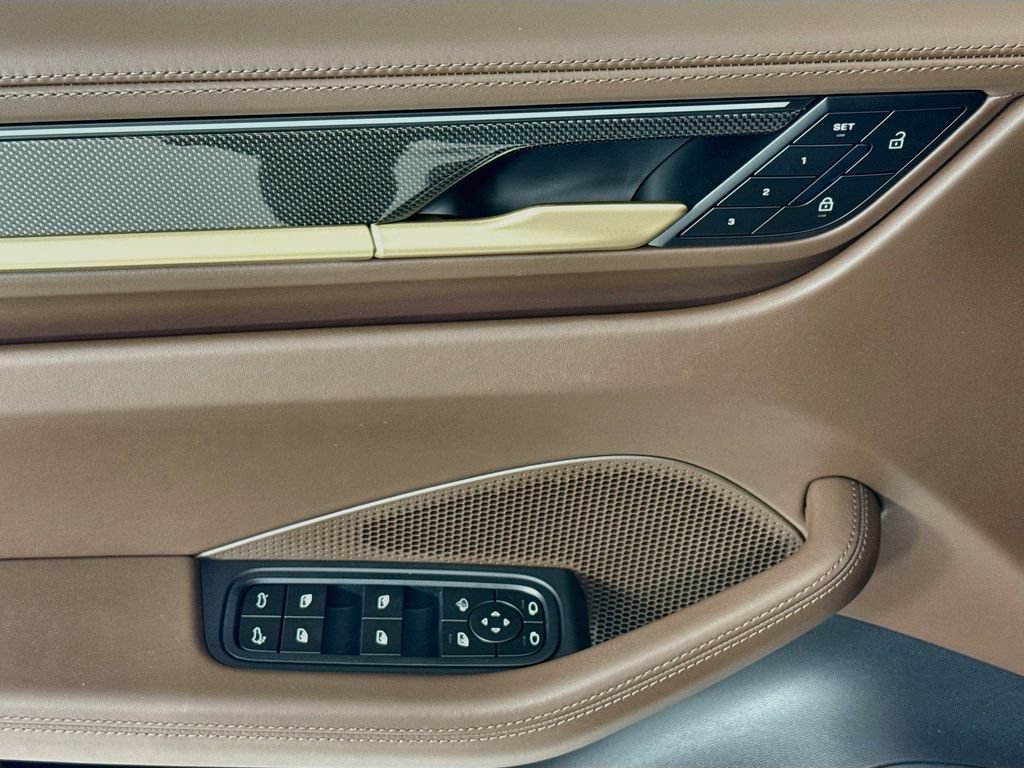 New 2026 Porsche Macan Turbo Electric AWD/4WD image 11