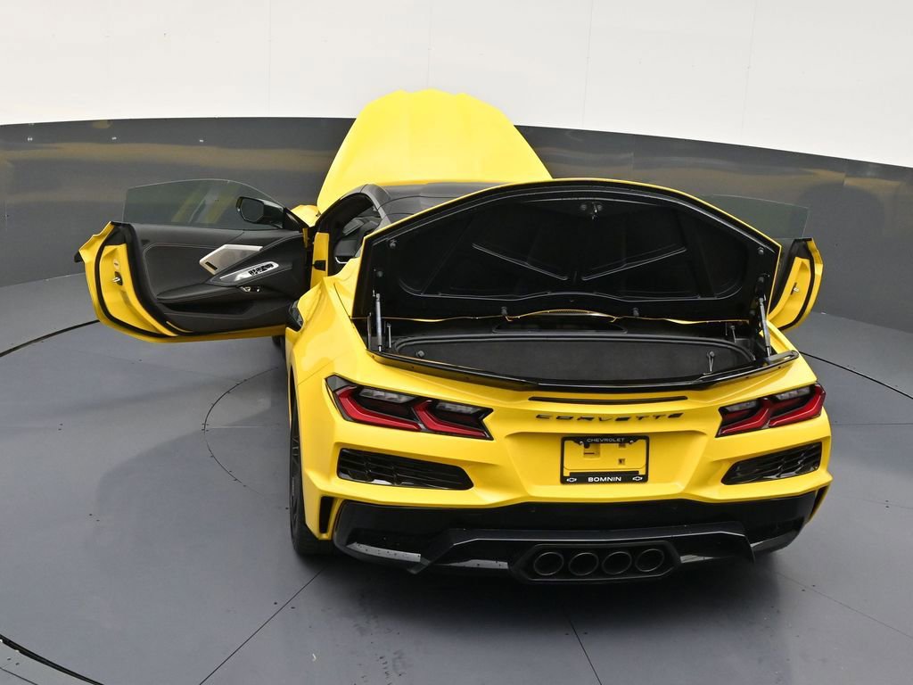 Used 2025 Chevrolet Corvette Z06 image 32