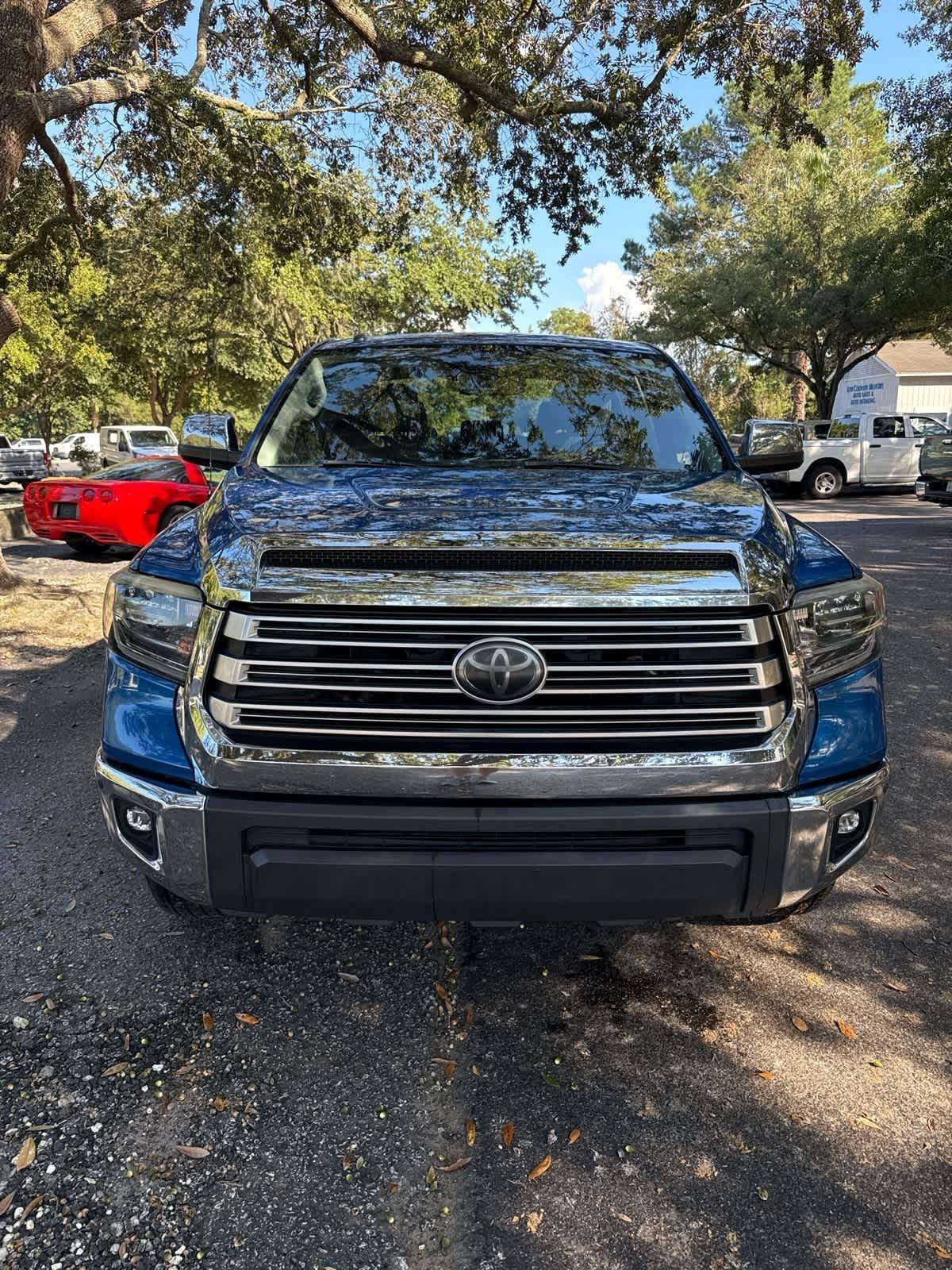 Used 2018 Toyota Tundra Limited w/ Limited Premium Package AWD/4WD image 8