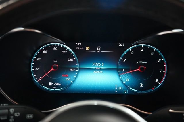 Used 2021 Mercedes-Benz GLC 300 4MATIC image 24