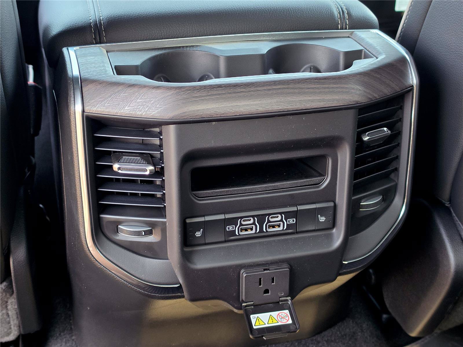 New 2026 RAM 1500 Laramie w/ Night Edition AWD/4WD image 22