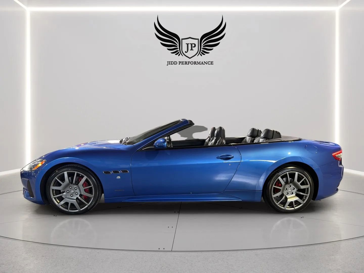 Used 2018 Maserati GranTurismo Sport RWD image 44