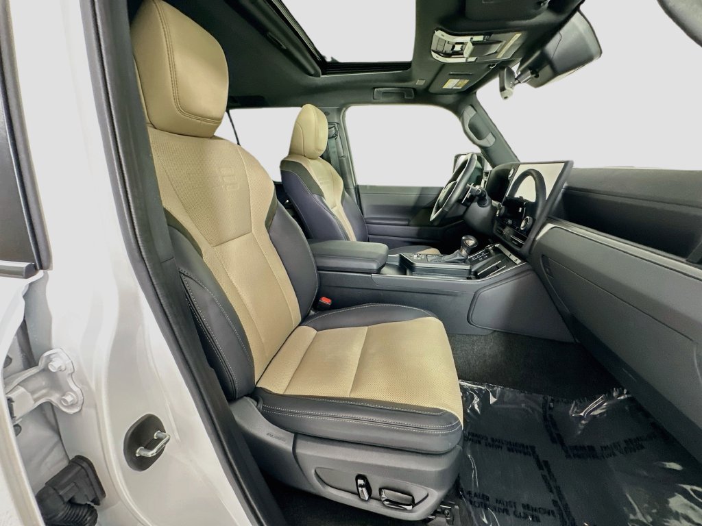 Used 2024 Lexus GX 550 AWD/4WD image 30