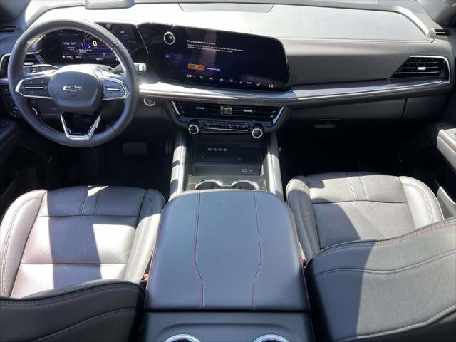 Used 2025 Chevrolet Suburban RST w/ Comfort Package AWD/4WD image 16