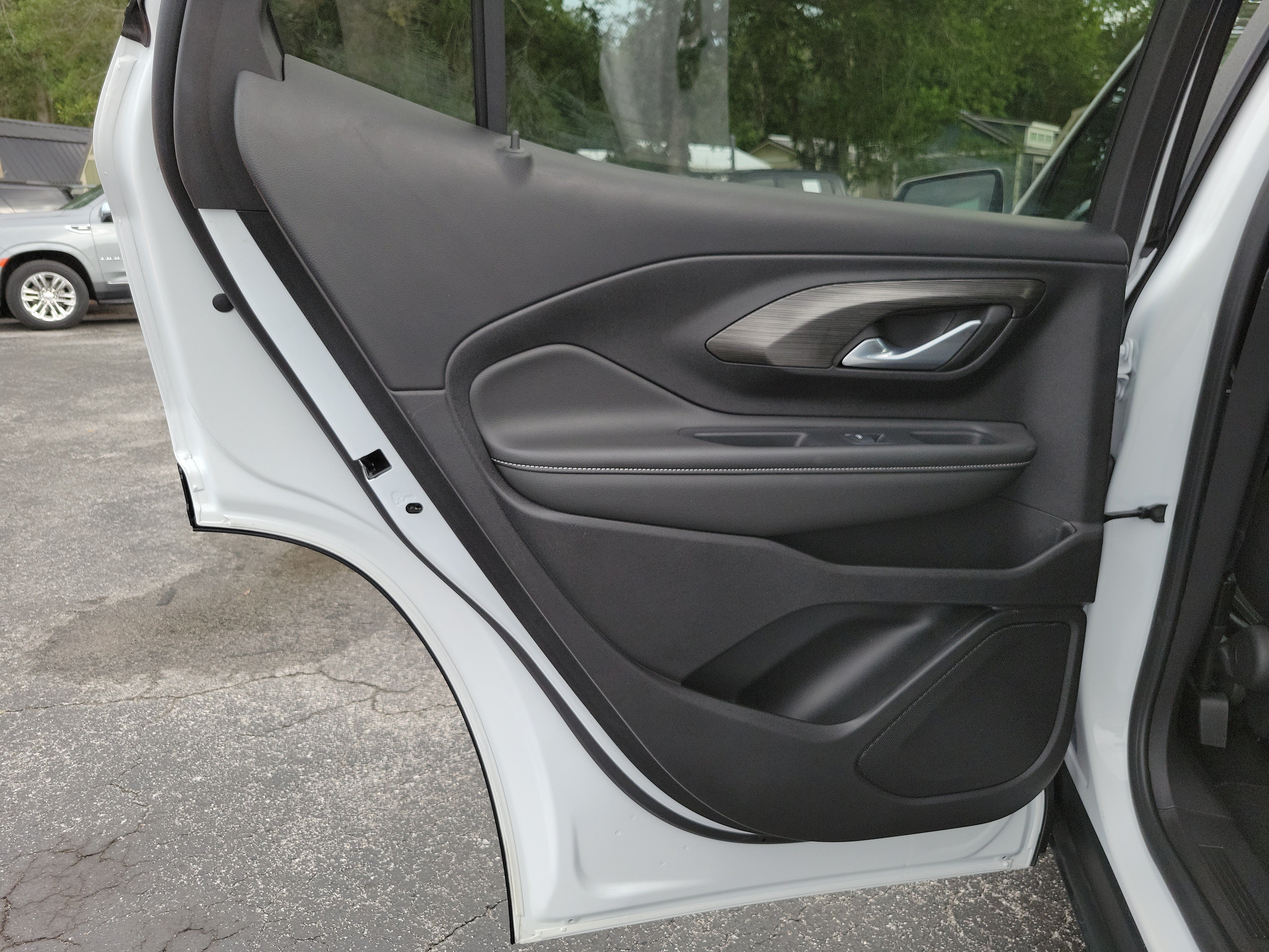 Used 2024 GMC Terrain SLE FWD image 21