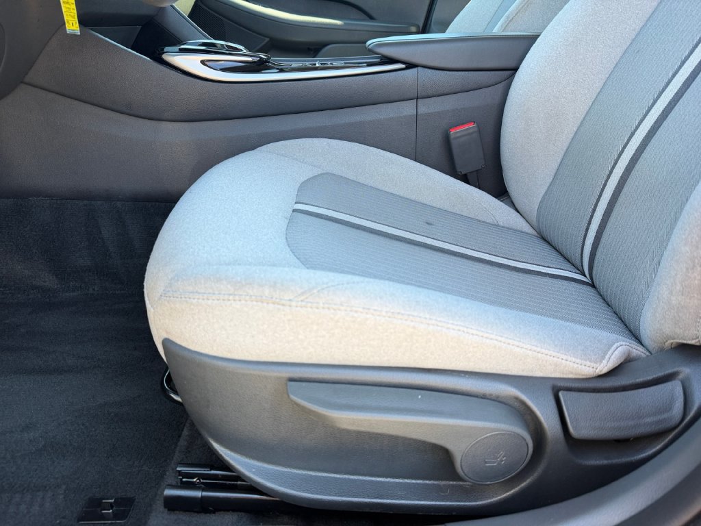 Used 2022 Hyundai Sonata SE w/ Cargo Package FWD image 11