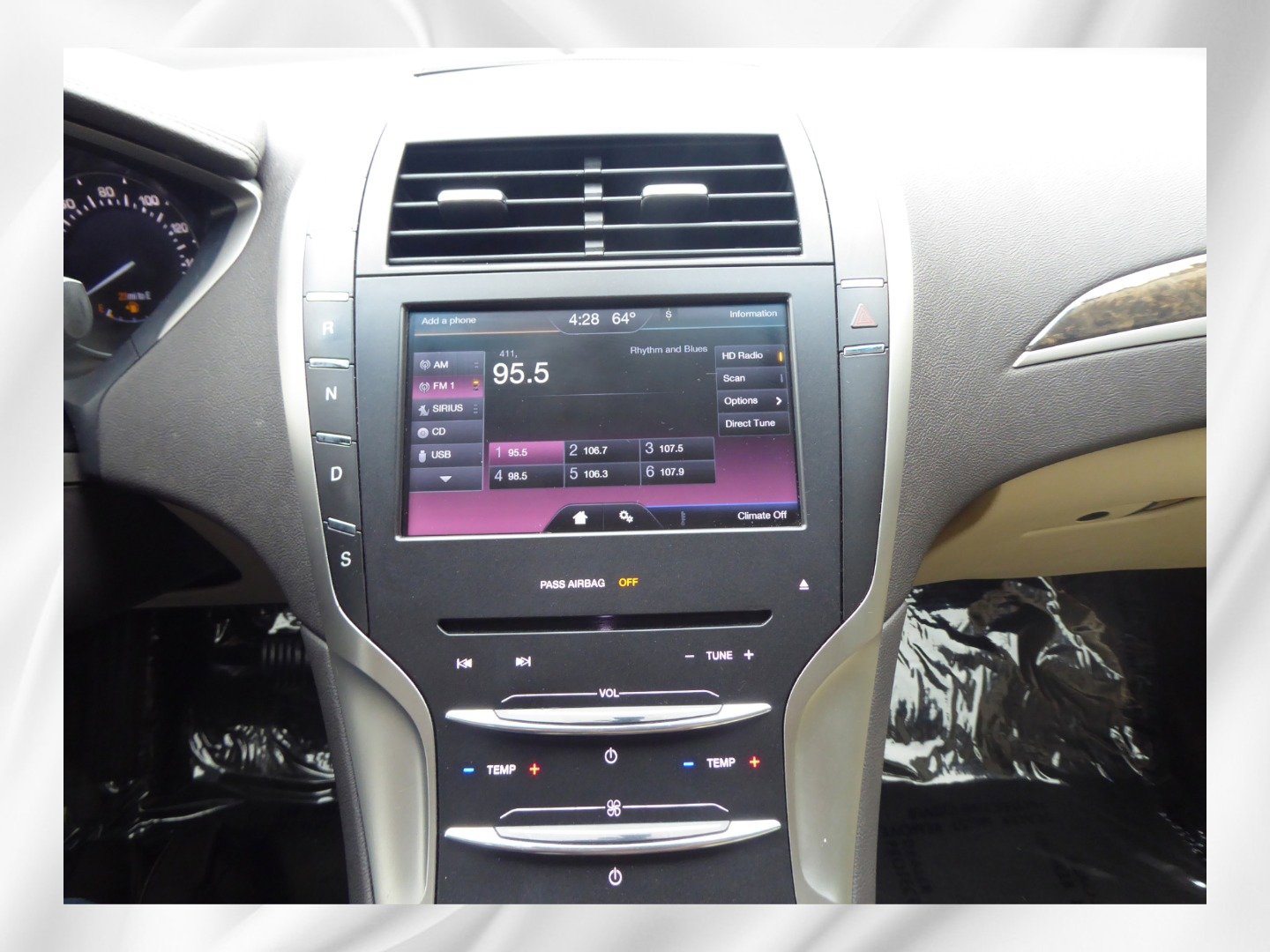 Used 2014 Lincoln MKZ w/ Equipment Group 101A Select image 24