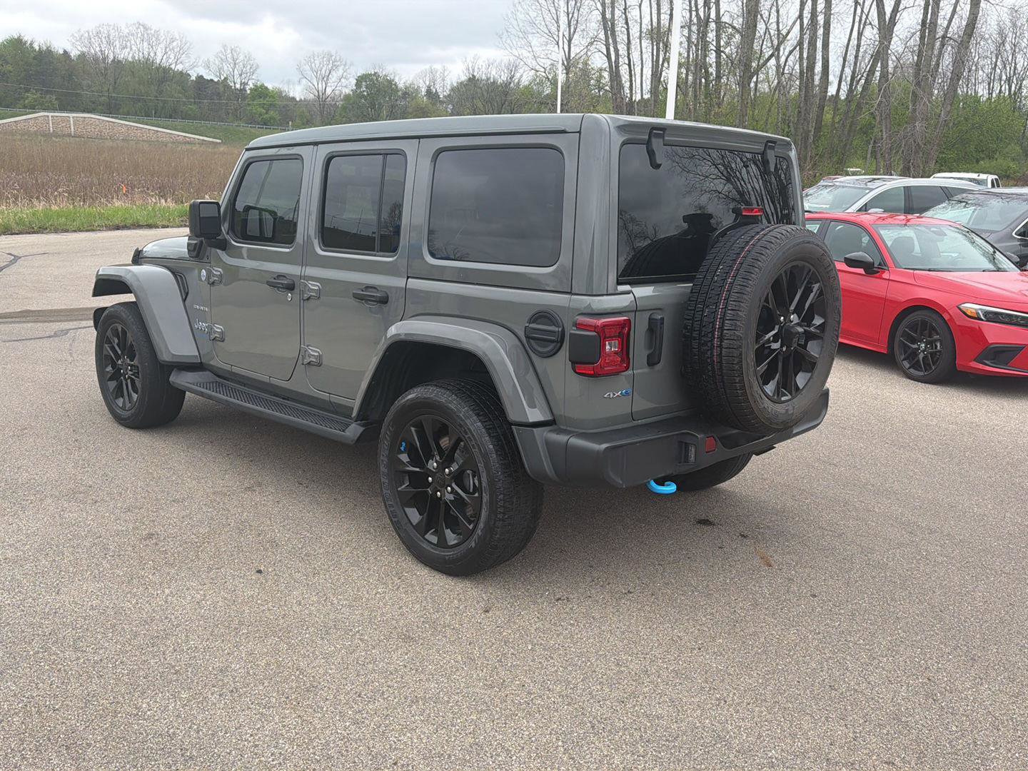 Used 2023 Jeep Wrangler Unlimited Sahara w/ Cold Weather Group AWD/4WD image 3