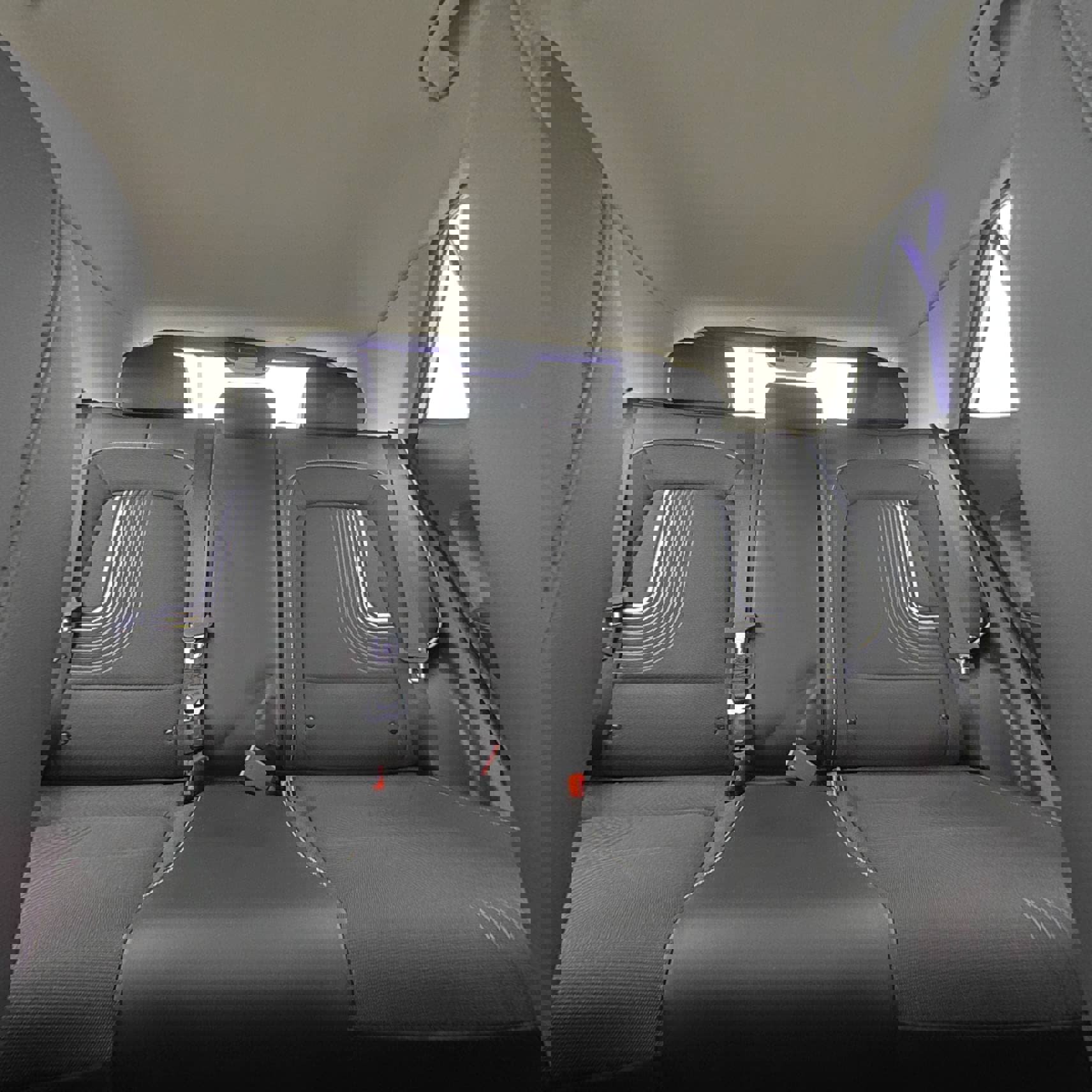 Used 2022 Hyundai Venue Limited image 28