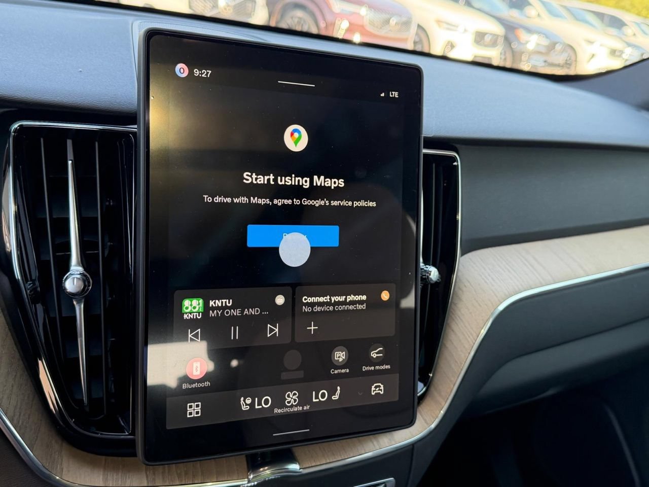 New 2027 Volvo XC60 B5 Plus AWD/4WD image 11