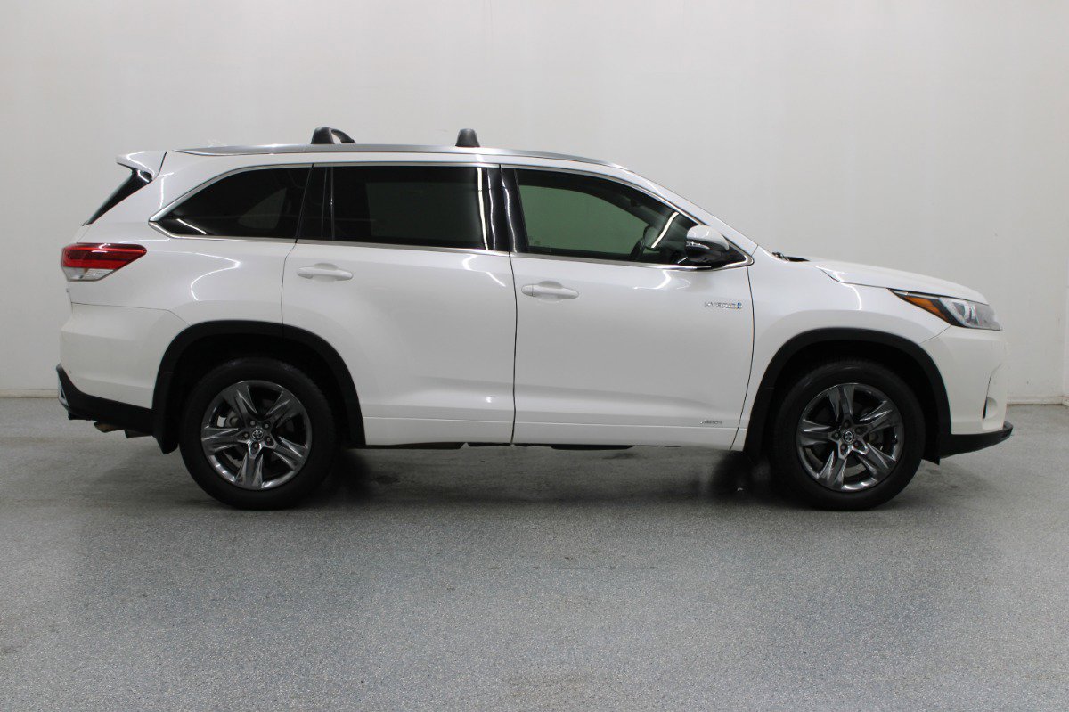 Used 2017 Toyota Highlander Limited Platinum AWD/4WD image 2