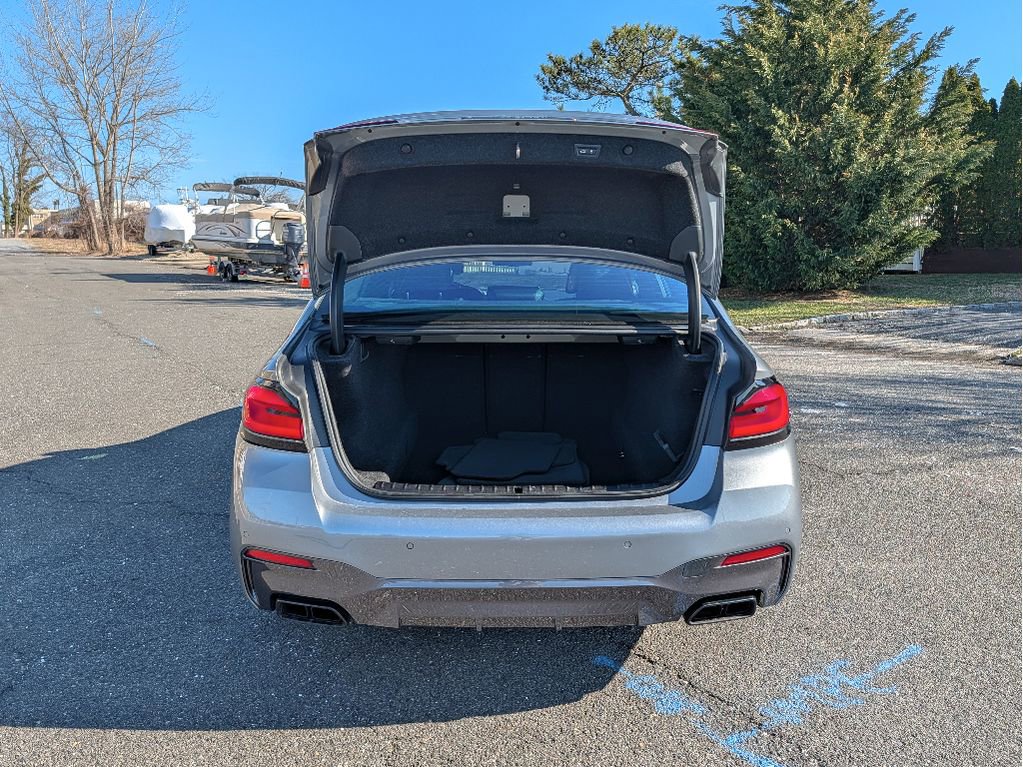 Used 2023 BMW M550i xDrive w/ Executive Package image 7