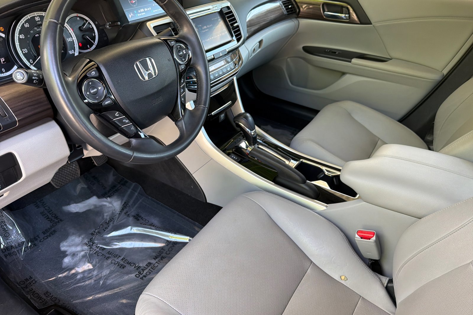 Used 2017 Honda Accord EX-L image 10