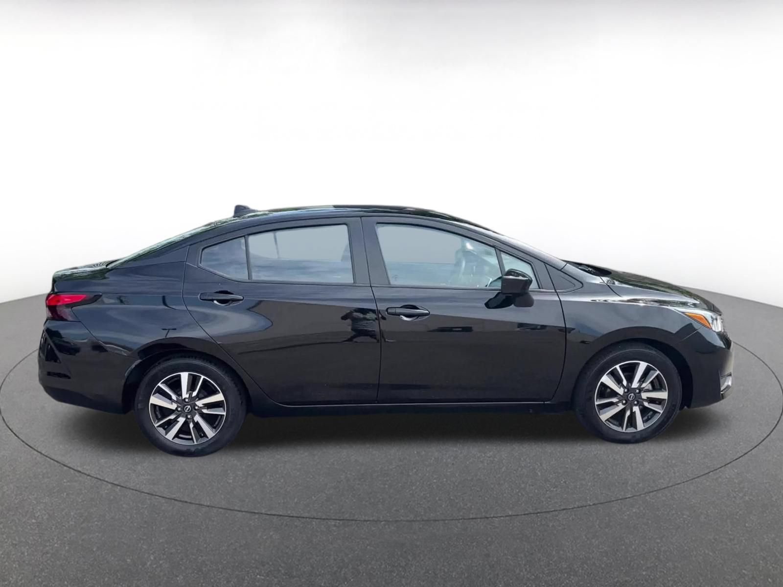 Used 2025 Nissan Versa SV FWD image 16