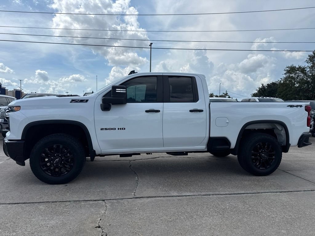 Used 2025 Chevrolet Silverado 2500 Custom AWD/4WD image 3
