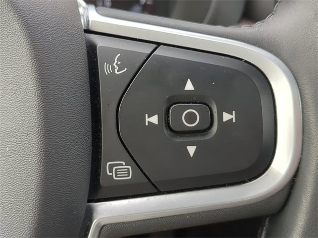 Used 2021 Volvo XC60 T5 Momentum image 27