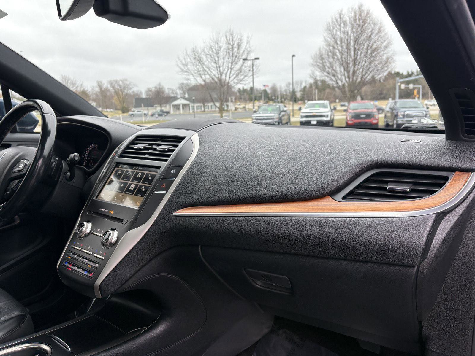 Used 2017 Lincoln MKC Reserve w/ Lincoln MKC Climate Package image 22