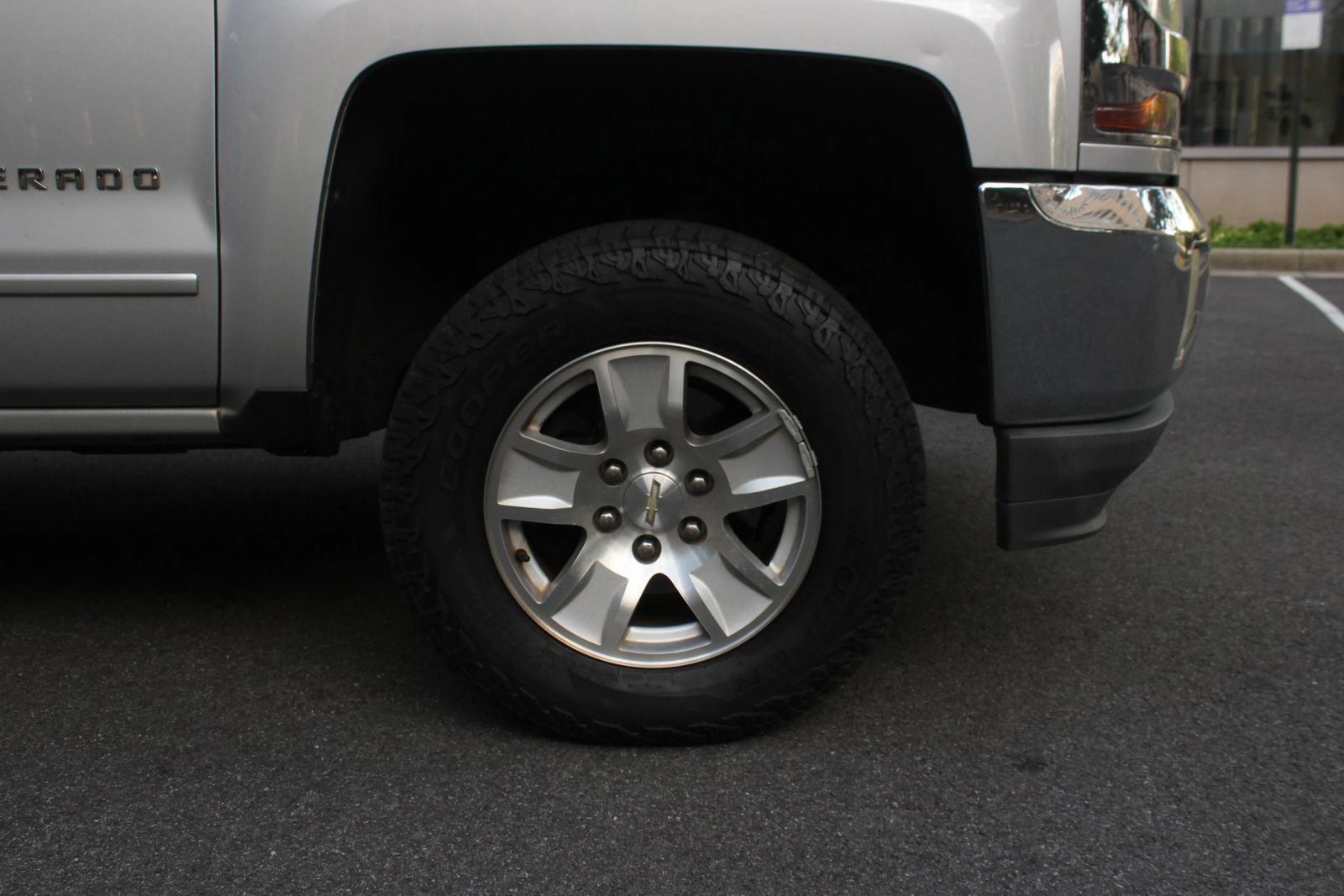 Used 2017 Chevrolet Silverado 1500 LT w/ All Star Edition RWD image 4