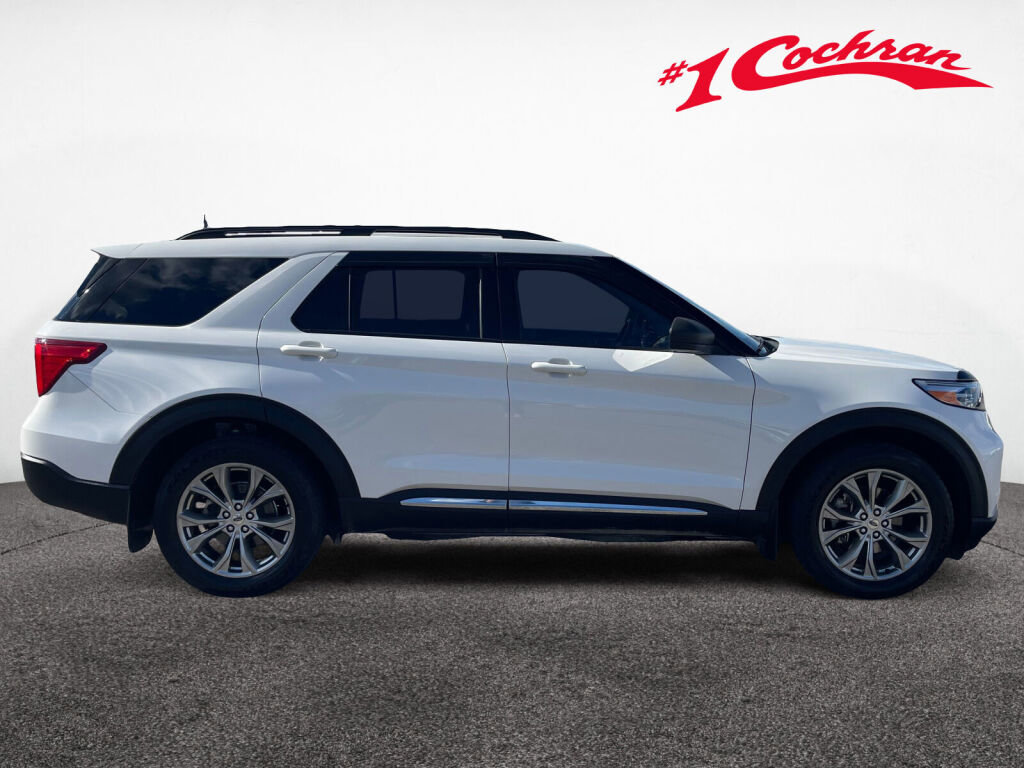 Used 2022 Ford Explorer XLT w/ Equipment Group 202A image 8
