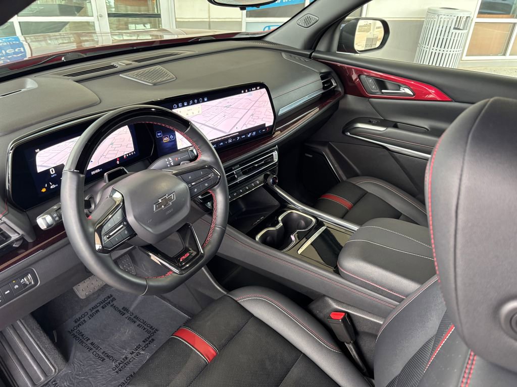 Used 2024 Chevrolet Traverse RS image 9