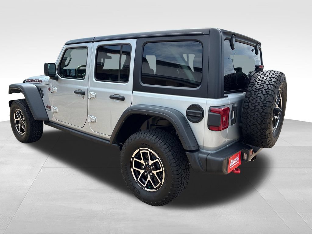 Used 2024 Jeep Wrangler Unlimited Rubicon AWD/4WD image 3