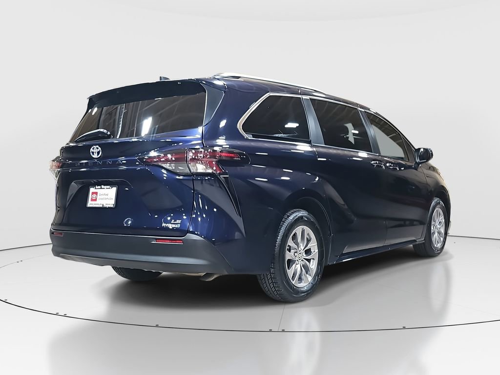 Certified 2024 Toyota Sienna LE image 5