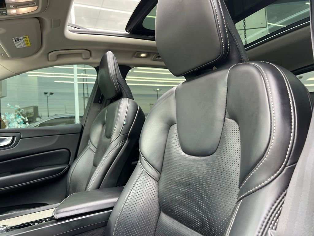 Used 2022 Volvo XC60 T8 Inscription w/ Advanced Package image 35