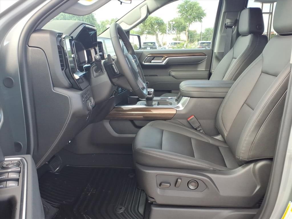 New 2026 Chevrolet Silverado 1500 LT w/ Z71 Off-Road Package AWD/4WD image 16