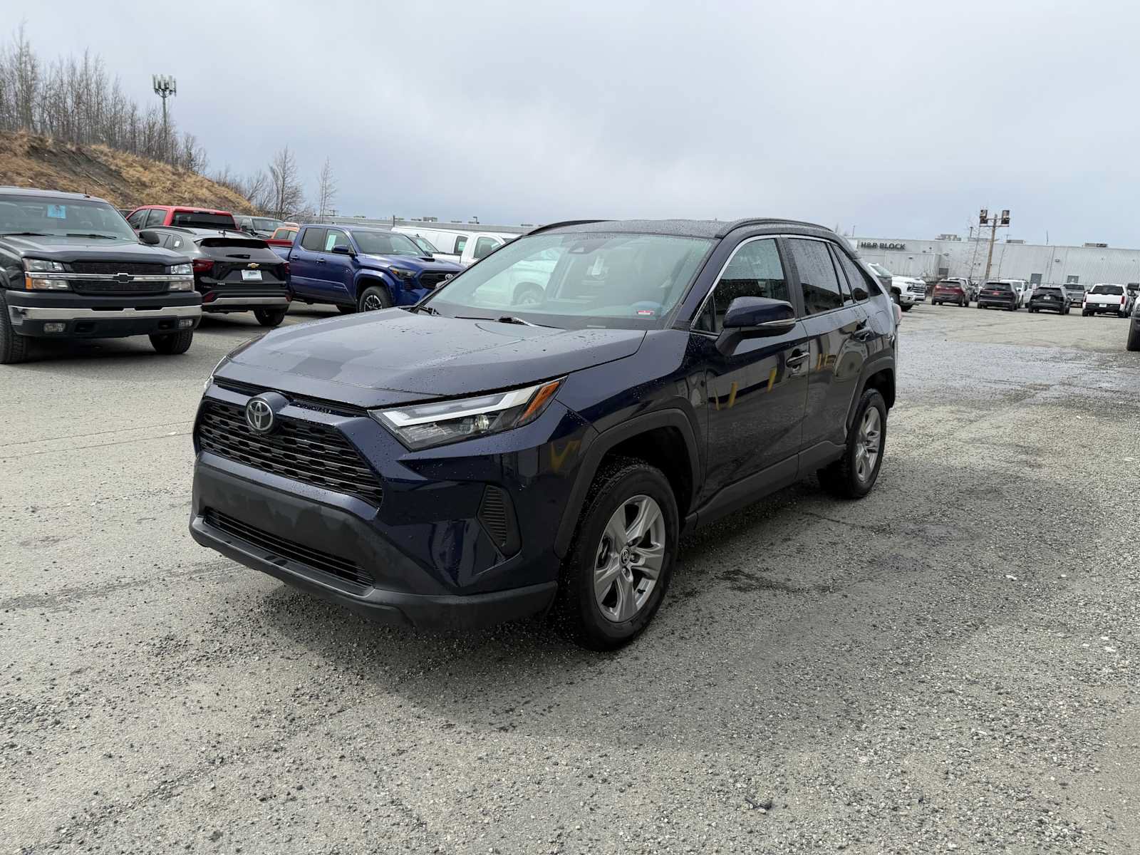 Used 2025 Toyota RAV4 XLE AWD/4WD image 3
