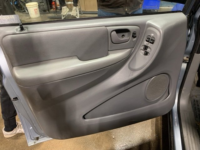 Used 2005 Chrysler Town & Country Touring image 14