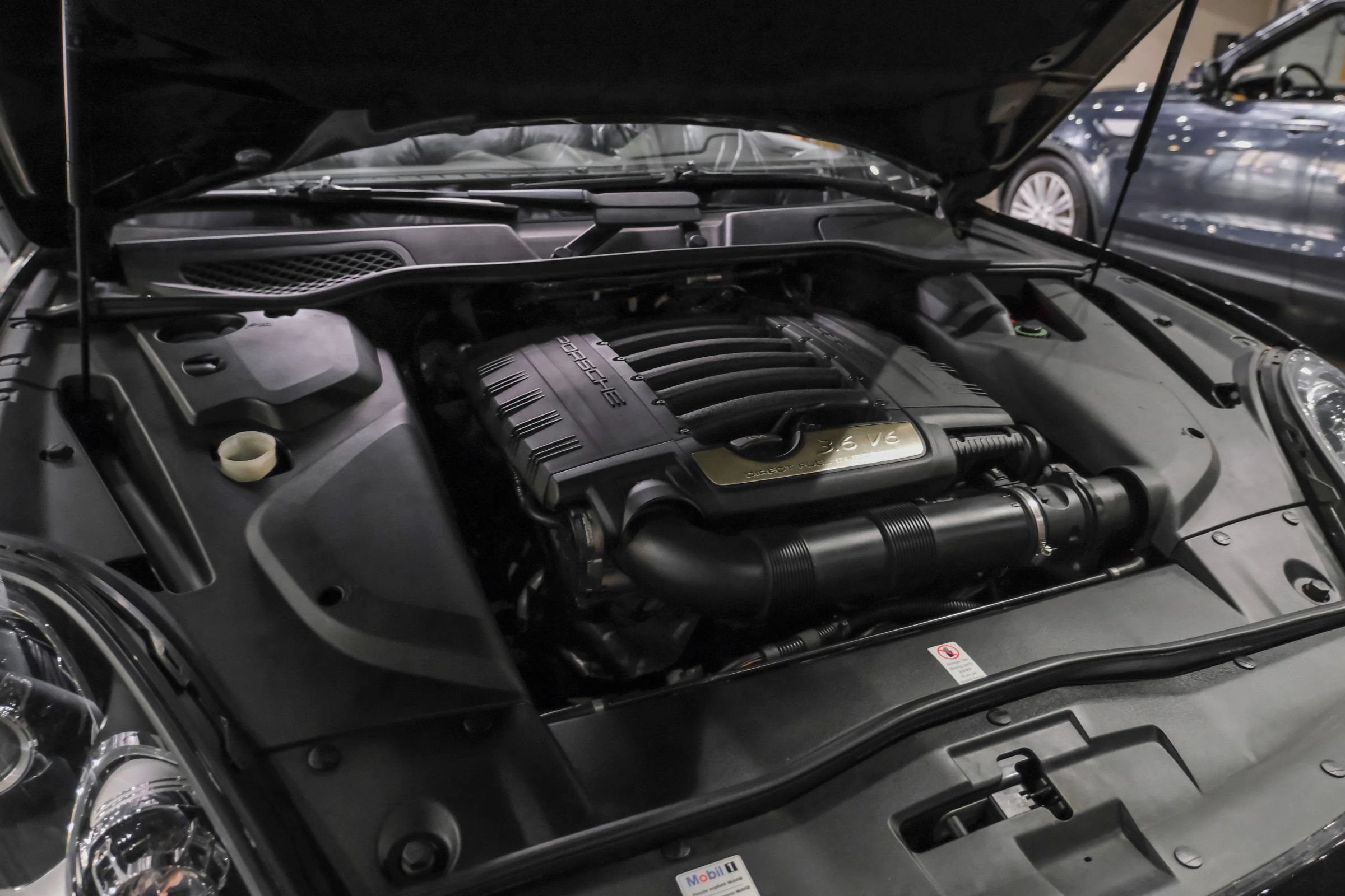 Used 2018 Porsche Cayenne AWD/4WD image 48