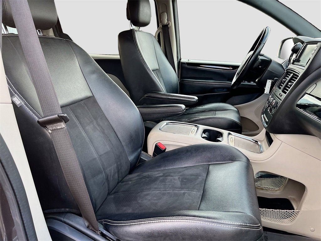 Used 2019 Dodge Grand Caravan SXT image 27