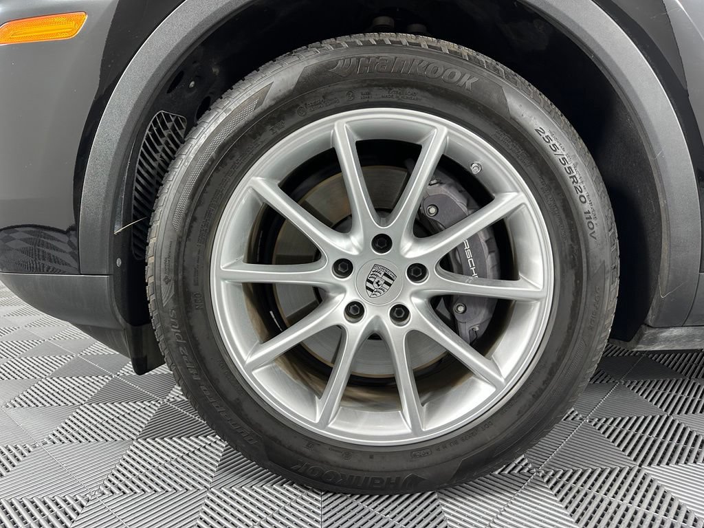 Certified 2024 Porsche Cayenne AWD/4WD image 15