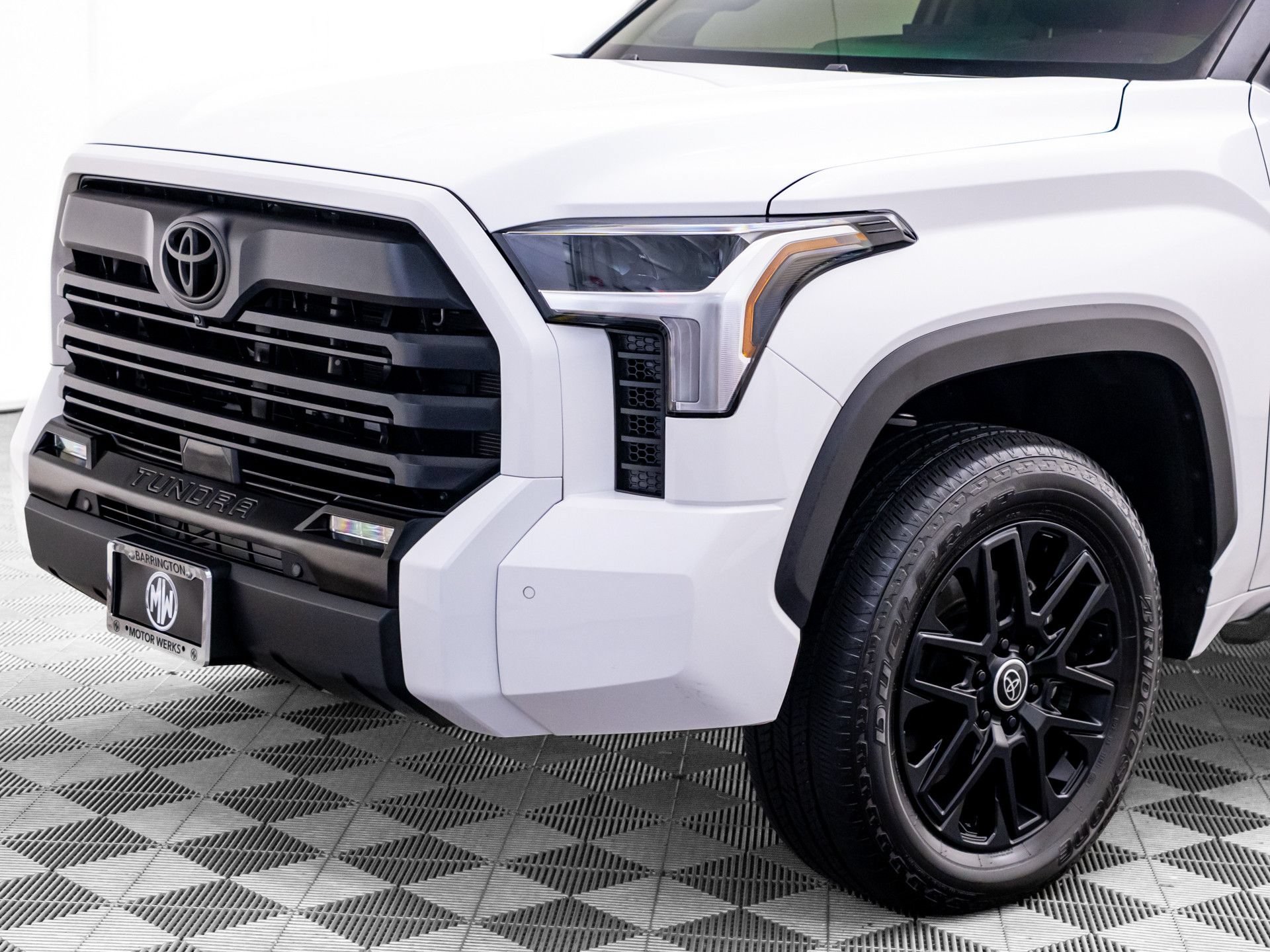 Used 2024 Toyota Tundra Limited AWD/4WD image 37