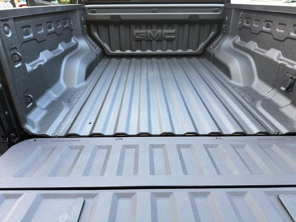 New 2026 GMC Canyon AT4 AWD/4WD image 13