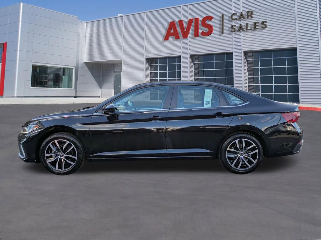 Used 2025 Volkswagen Jetta SE image 10
