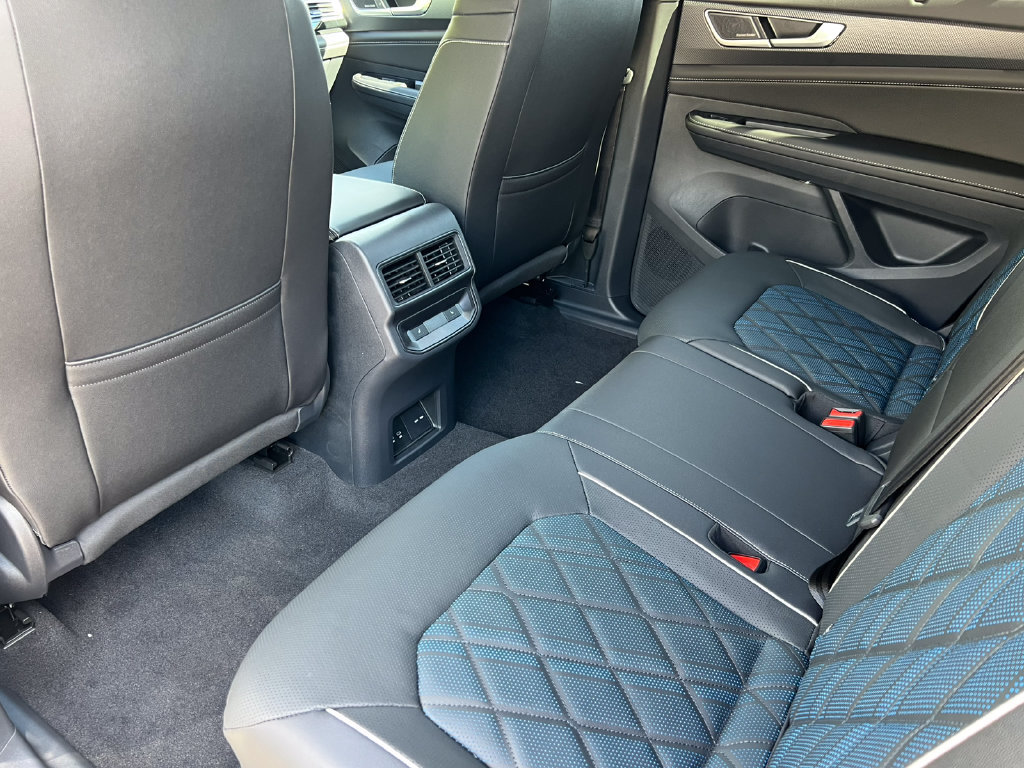 New 2026 Volkswagen Atlas Cross Sport SEL Premium R-Line AWD/4WD image 37