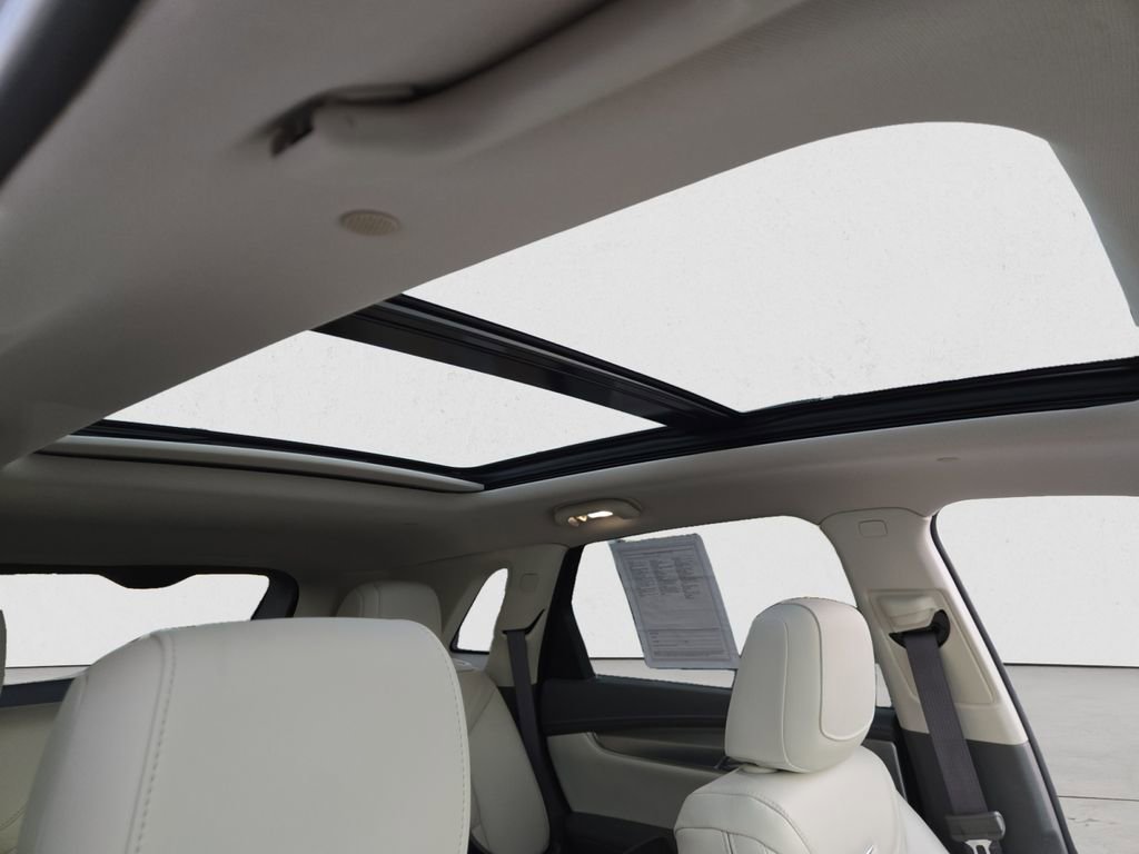 Certified 2023 Cadillac XT5 Premium Luxury w/ LPO, Floor Liner Package image 17
